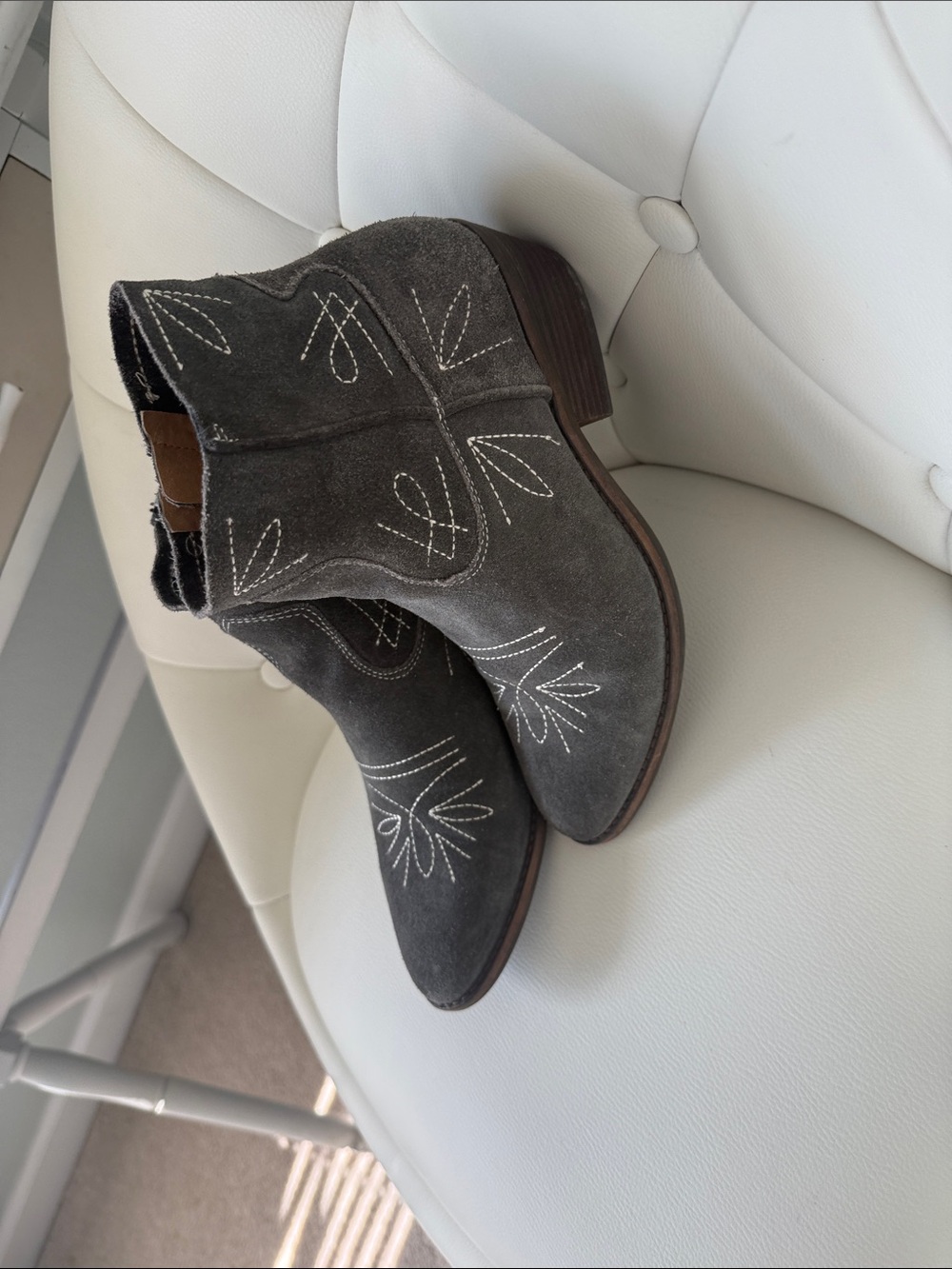 Lucky Brand LK-FLORINIAH Gray Suede Western Ankle Boots US7 Contrast Stitching - Picture 5 of 12